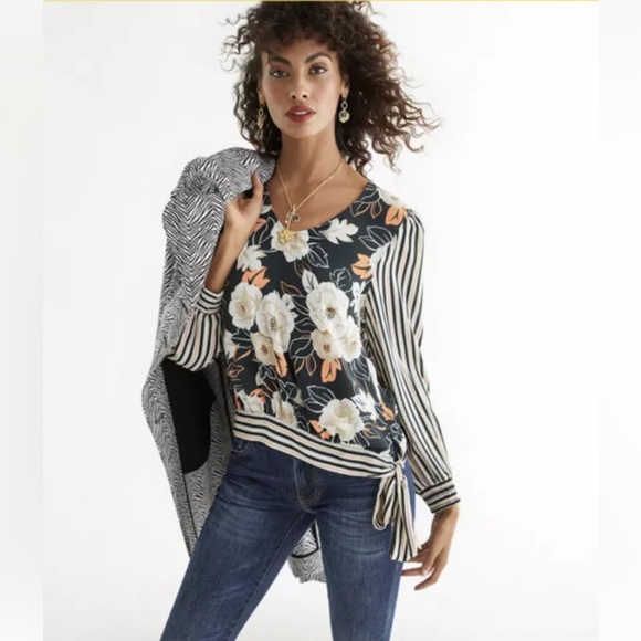 CAbi 4043 Enchant Blouse Xs Black Floral Striped smocked sleeve Vneck
1120 - Picture 1 of 5